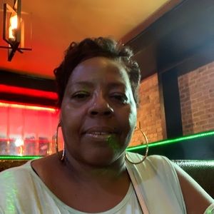 Meet your Posher, Evette